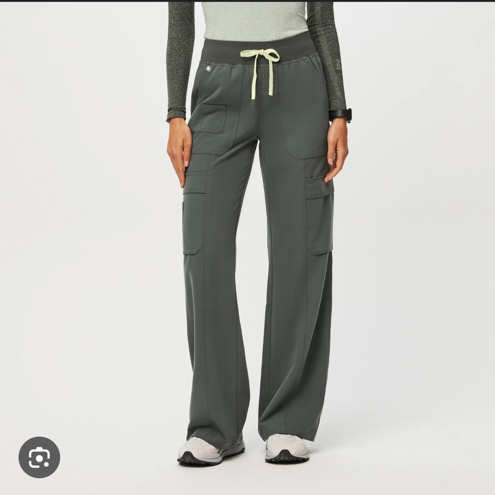 women's Bonsai High Waisted Yendi - Petite Cargo Scrub Pants - XXSP
